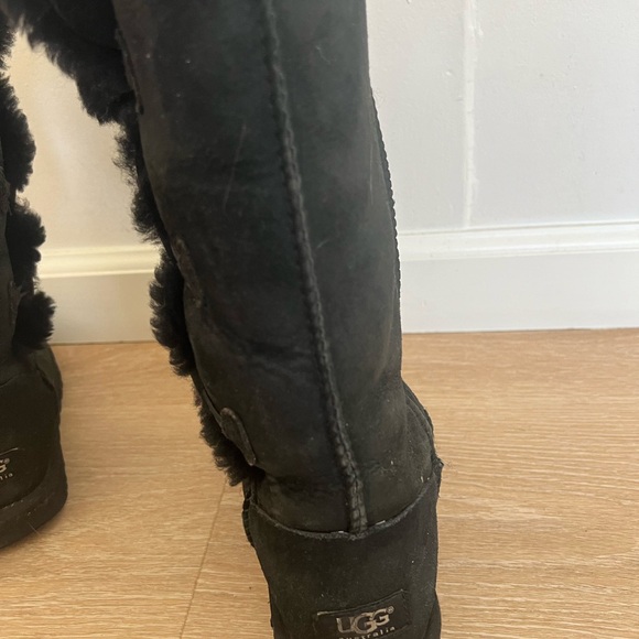 Excellent Condition Genuine UGGs Size 7 - Picture 7 of 10